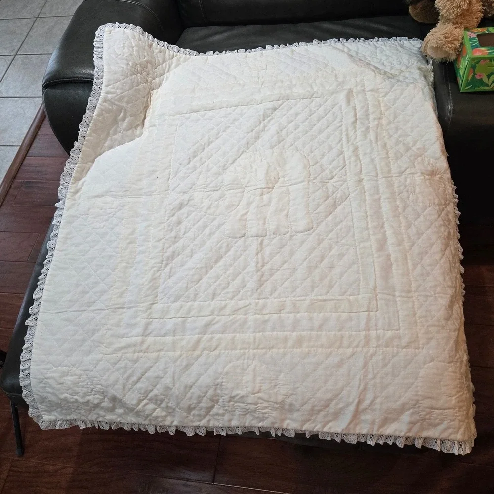Vintage Yellow White Elephant Baby Quilt Applique Lace 40